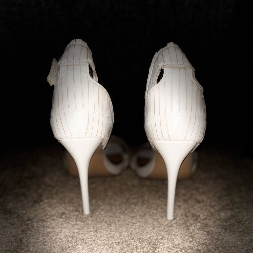 Elegant White Shoe Dazzle Stiletto Heels - Picture 3 of 4